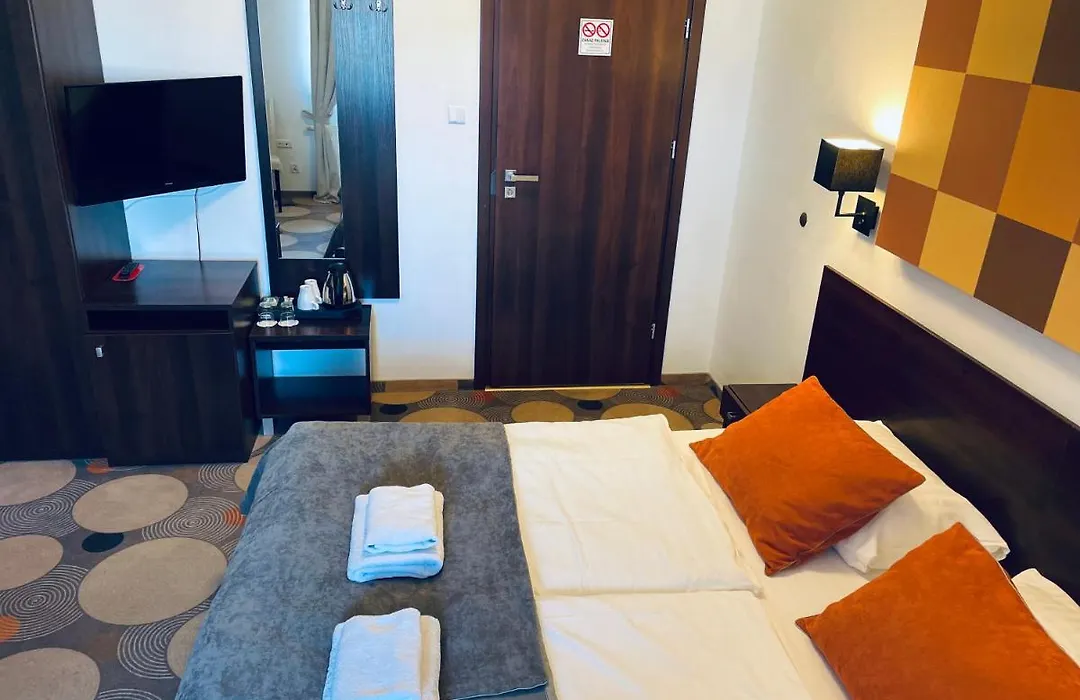 La Petite Apartments & Rooms-1